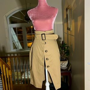 H&M tan high waisted midi skirt with slit in front of and belt